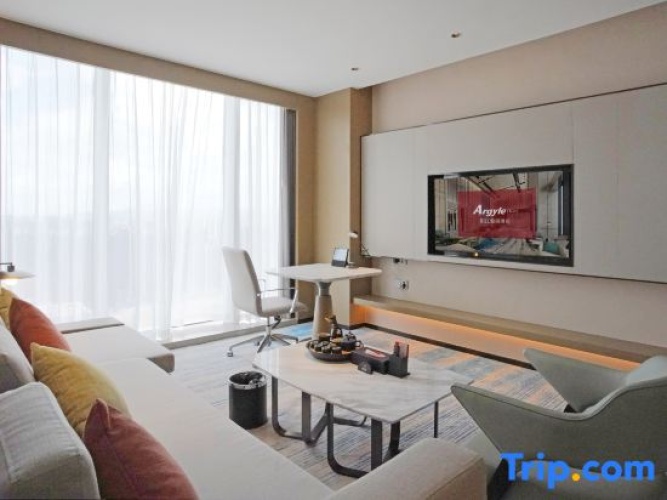 Deluxe Double Suite