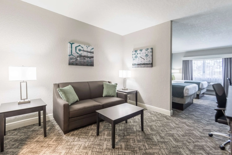 Quadruple Suite