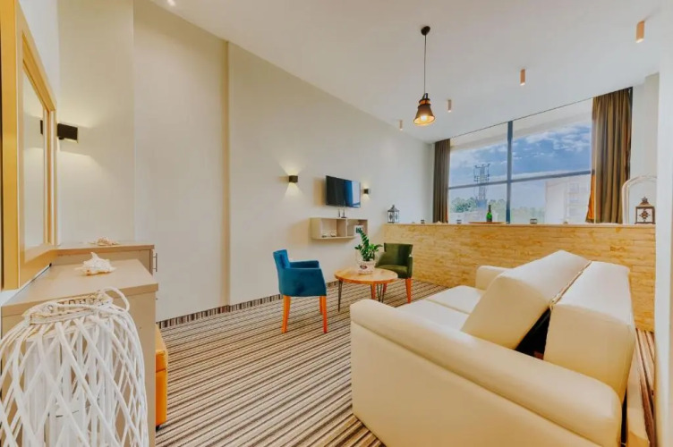 AM Palace Hotel Overview