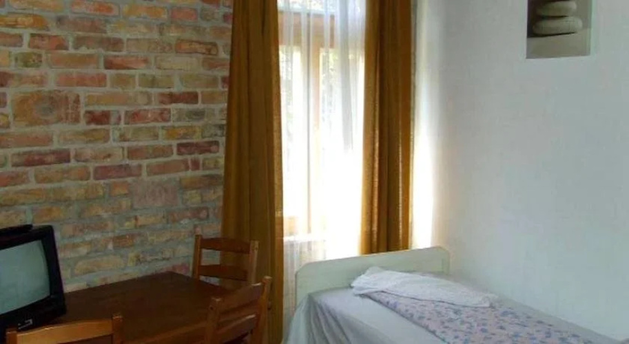 Hungaria Guesthouse