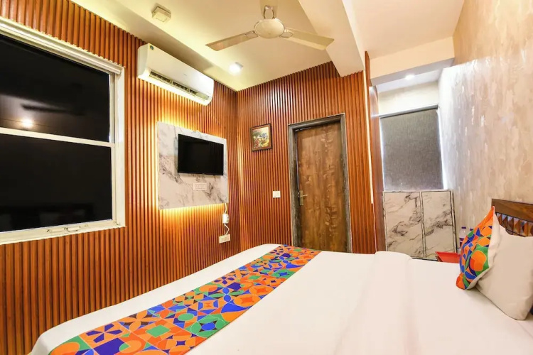 Fabhotel Blu Lagoon Inn
