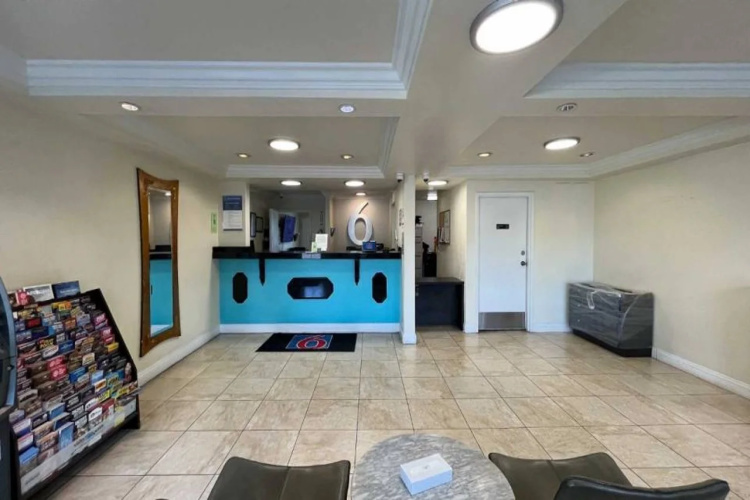 Howard Johnson by Wyndham Las Vegas Near The Strip photo 14