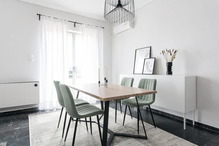 Spacious Apartment near HELEXPO