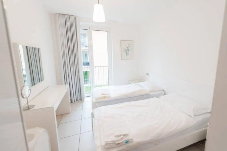 4 bedroom apartment with pool & jacuzzi