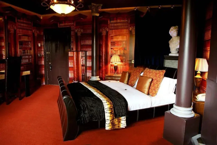 The Castle Hotel