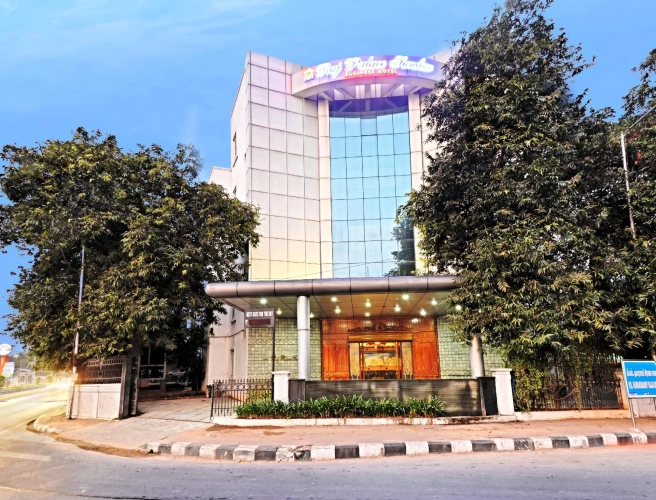 AMS Raj Palace Sundar