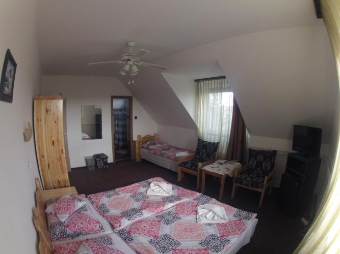 Standard Triple room