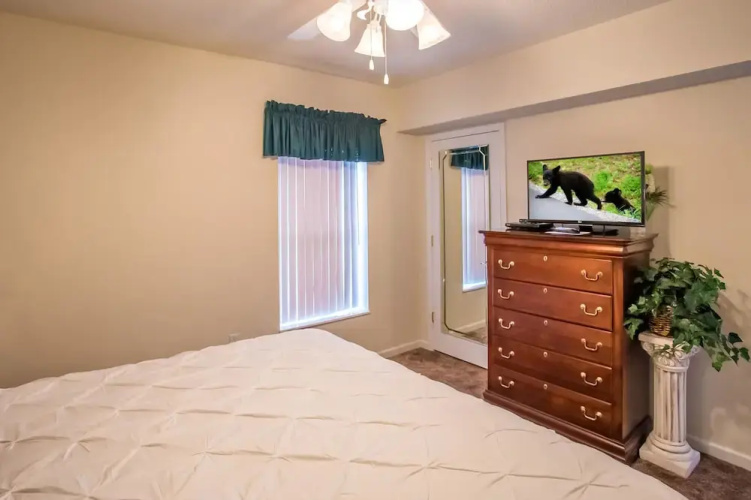 Whispering Pines 643