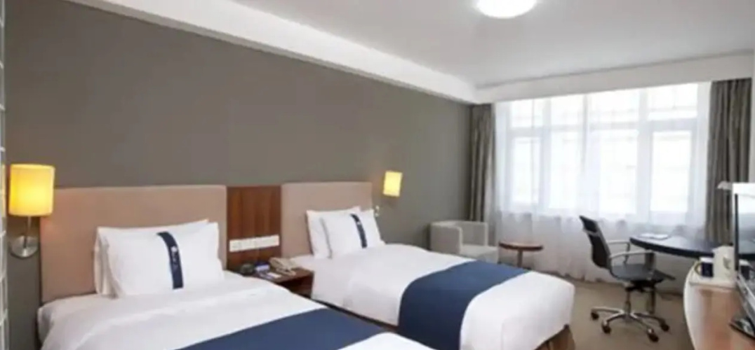 Tianjin Binhai Saint Light Hotel