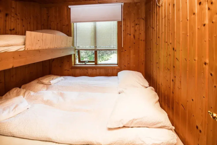 Cottage O12