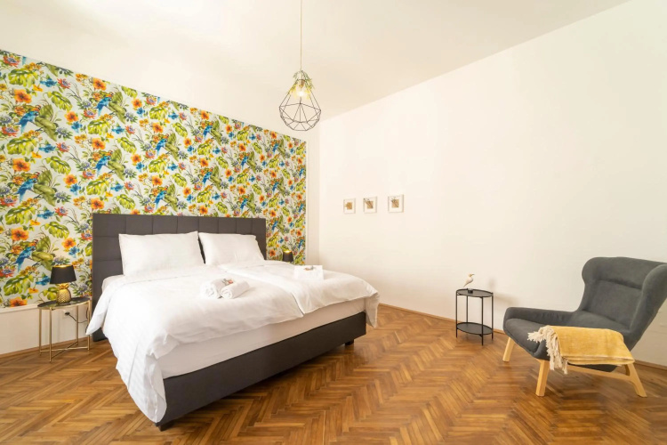 Generous Apartment next to the Mariahilferstraße