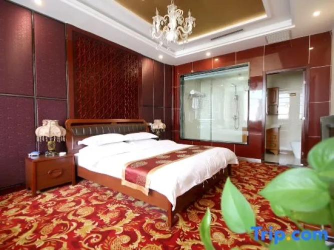 Luxury Suite