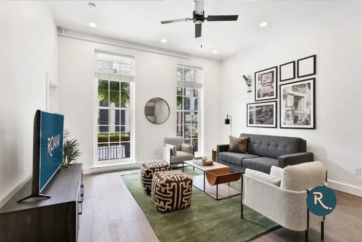 3 Bedrooms Apartment