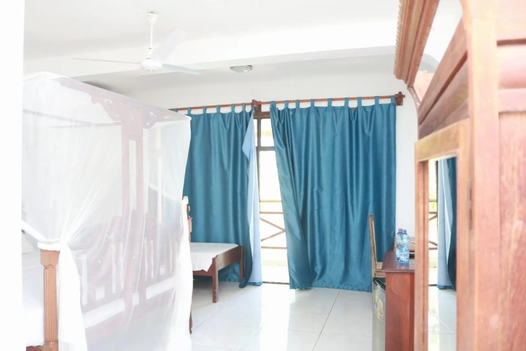 Standard Twin room with balcony