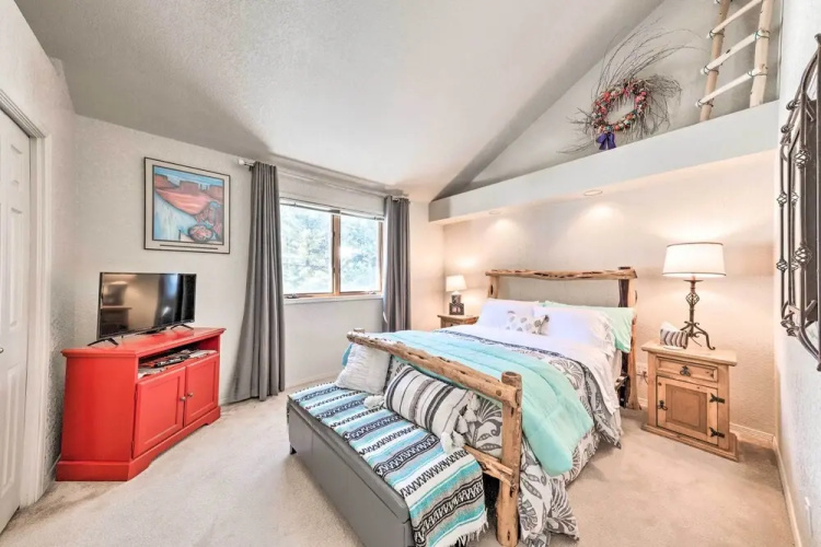Bright Cloudcroft Condo w/ Game Room + Deck!