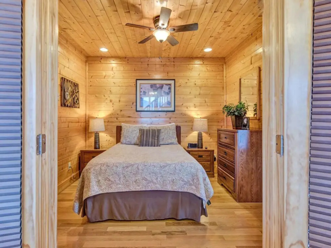 Bella Yani - Three Bedroom Cabin