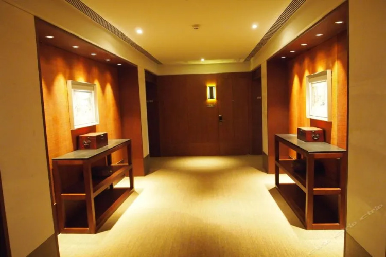 Ruili Hotel