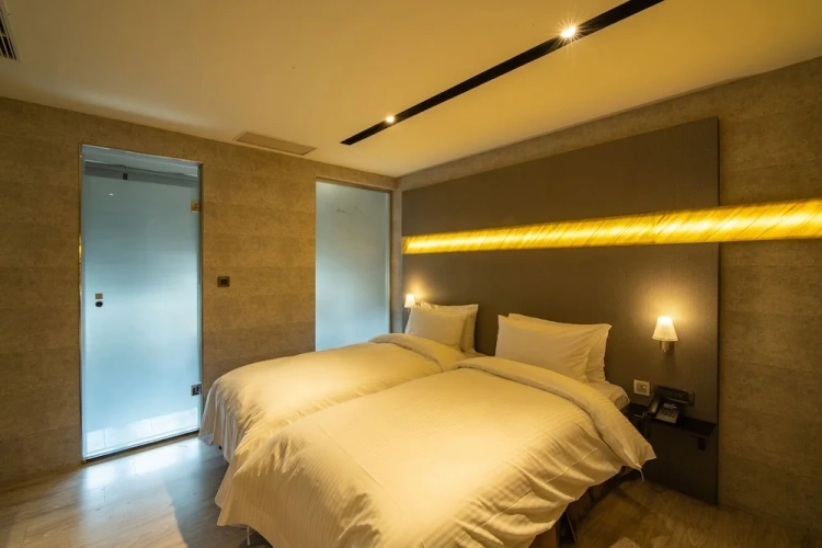 Standard Double room with city view