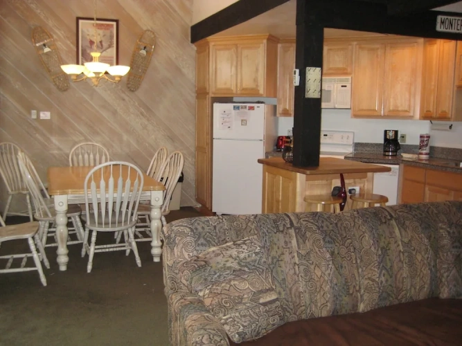 2 Bedrooms Apartment
