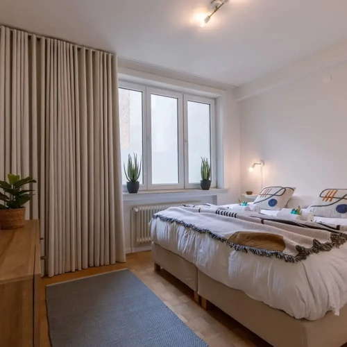 Warm Cozy Lateral Seaview Apartment