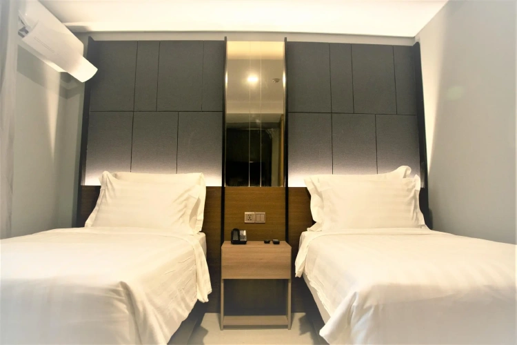 Twin Studio