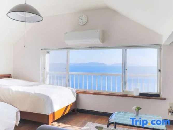 Standard Twin room with view
