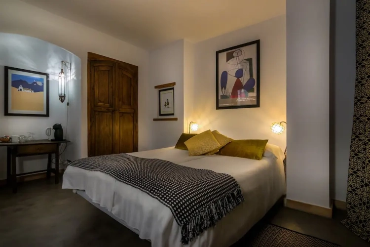 Comfort room