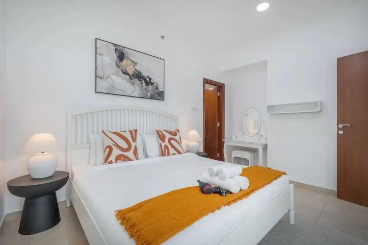 Spacious Serene 2 Bedroom in JLT for 4