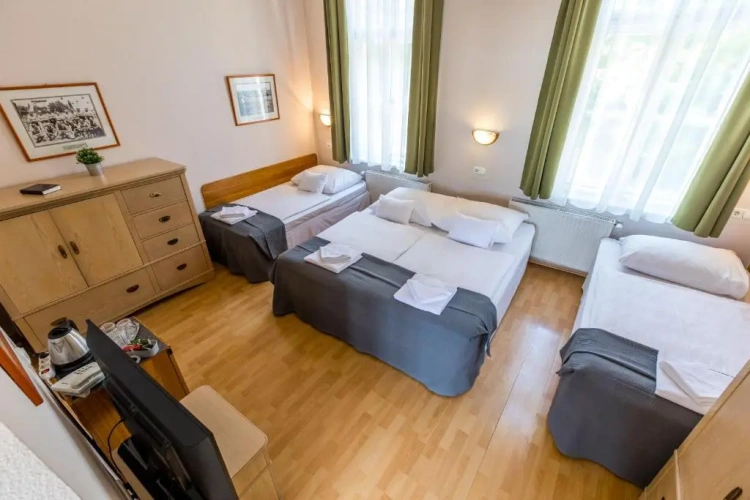 Standard Quadruple room