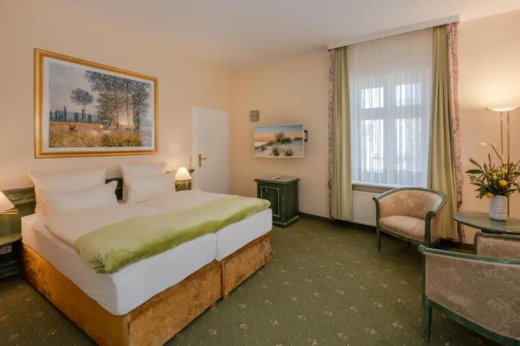 Standard Double room with land view