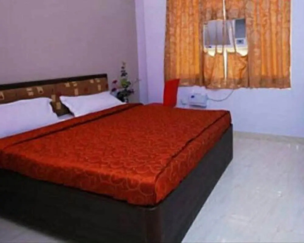 OYO 3311 Hotel Apple 9