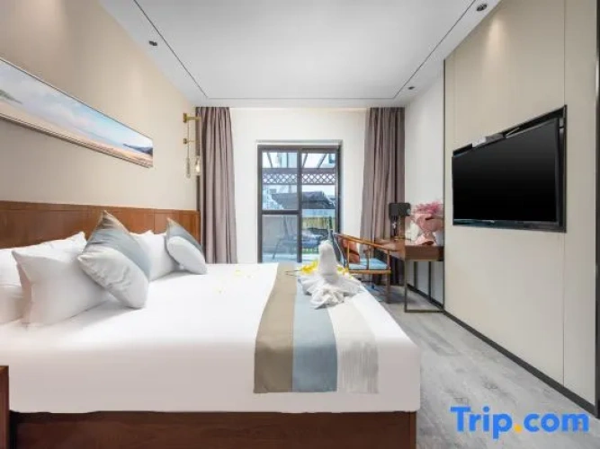 Standard Double room with courtyard view