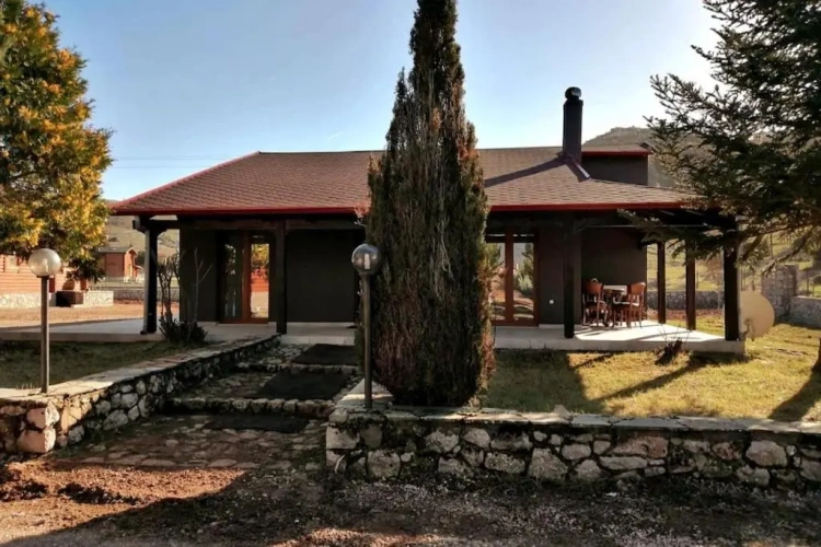 3 Bedrooms Villa