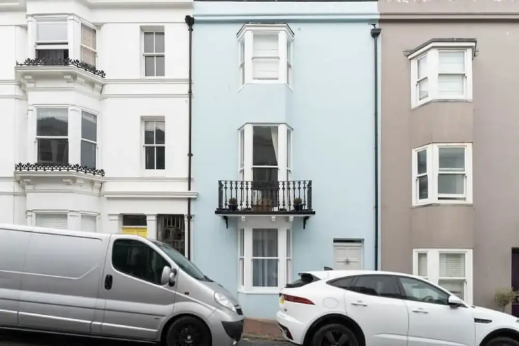 Host Stay Temple Street Townhouse