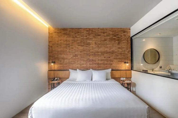 Standard room with balcony