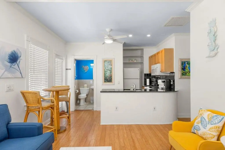 Poolside Suite by Brightwild Pvt Pool Parking