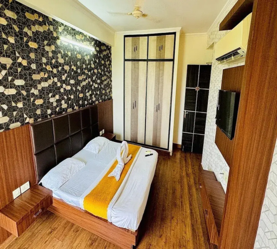 Hotel Raj Villa