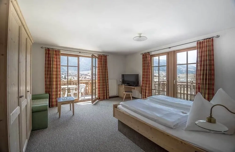 Standard Double room with mountain view