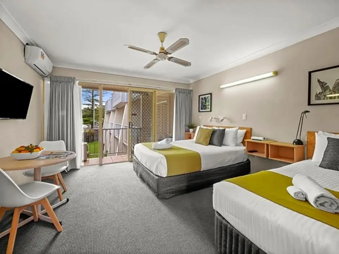 Standard Twin room with balcony