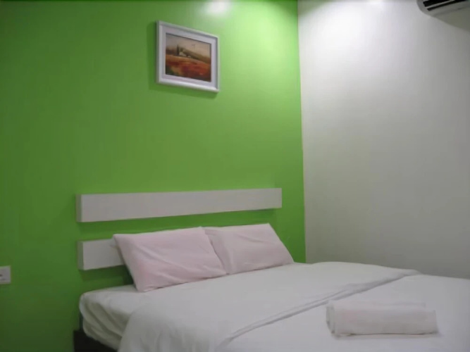 OYO 162 FB Hotel