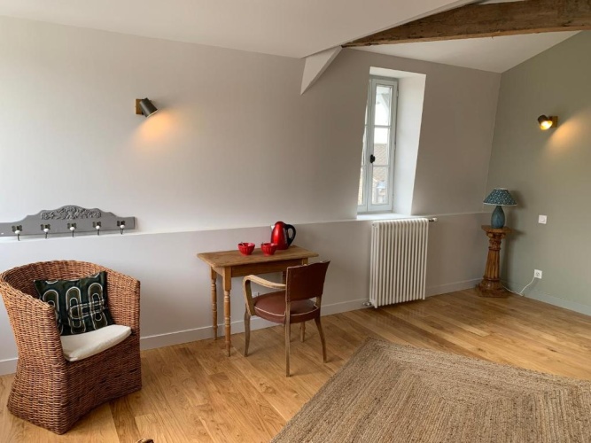 3 Bedrooms Apartment