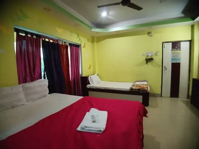 Standard Triple room