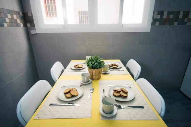 3 Bedrooms Apartment