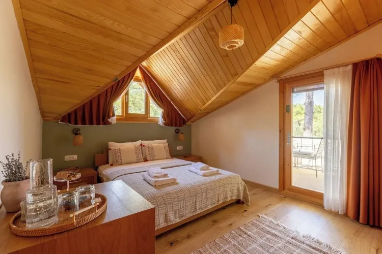Standard Triple room with balcony and with mountain view