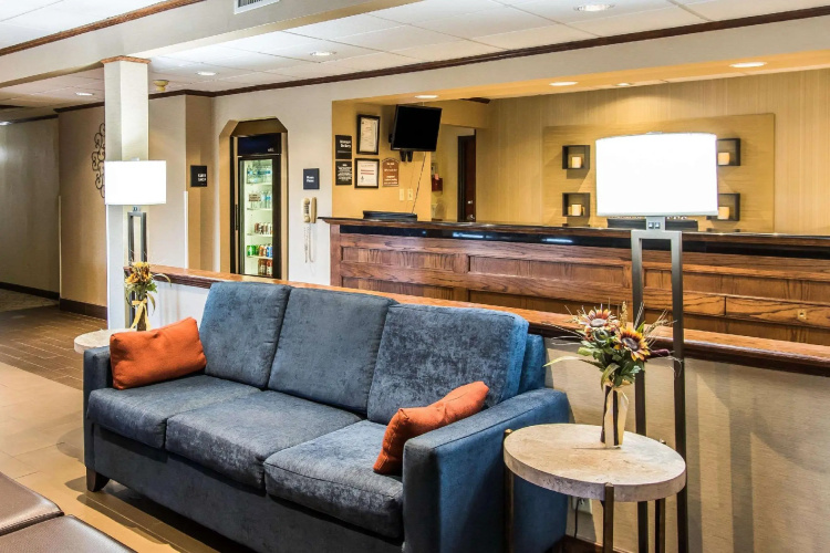 Ardmore Inn & Suites
