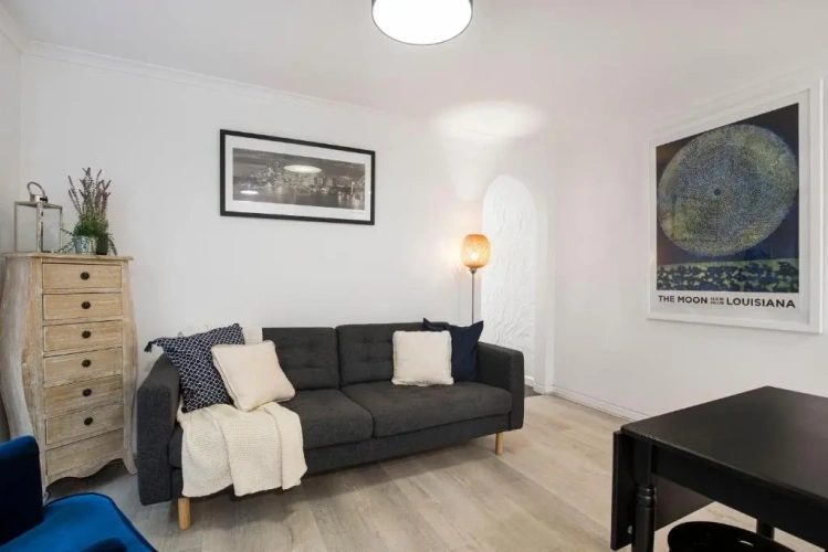 2 Bedrooms Apartment