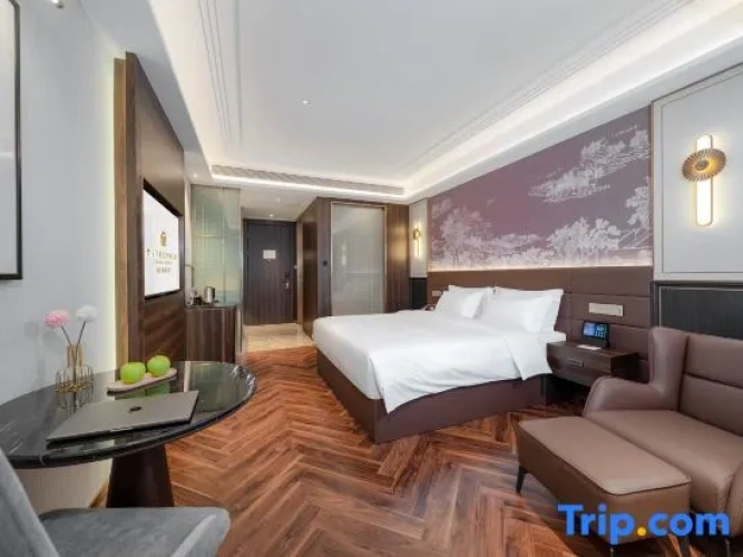 Standard Double room with city view