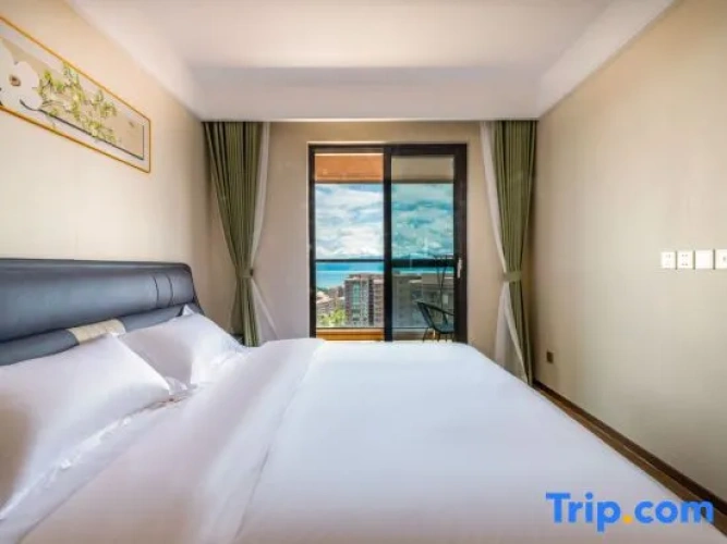 2 Bedrooms Suite with lake view