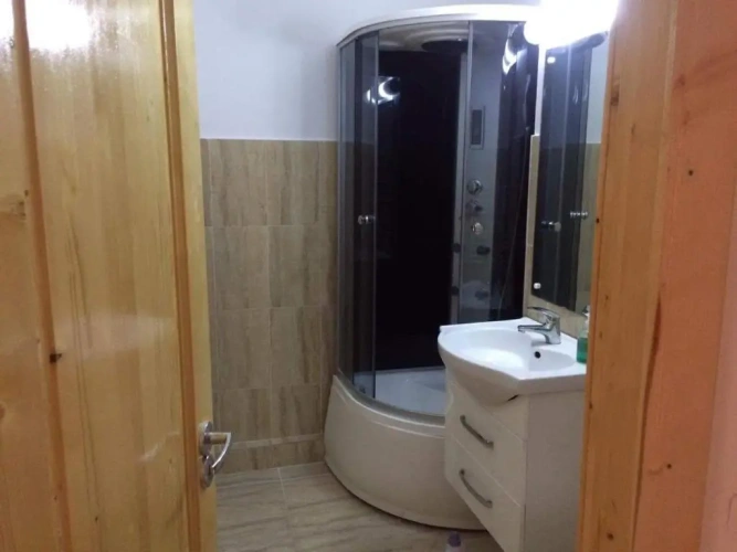3 Bedrooms Apartment
