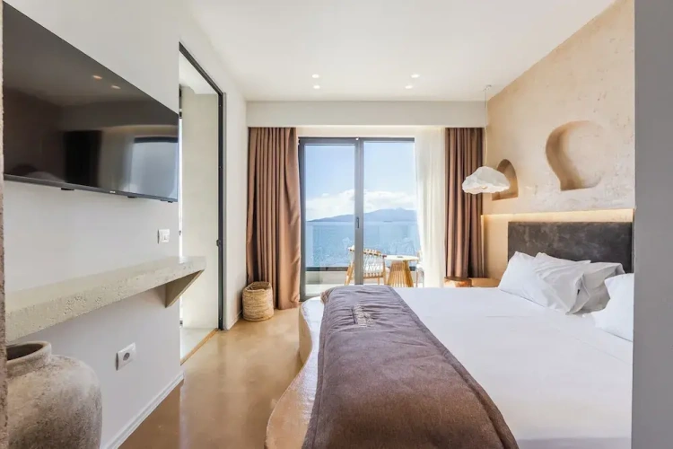 Deluxe Double room with balcony and with sea view